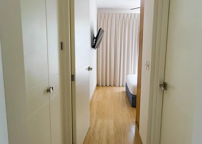 Apartahotel Amira 3*