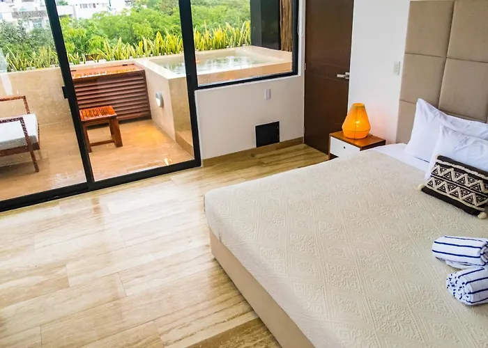 Amira Apartahotel
